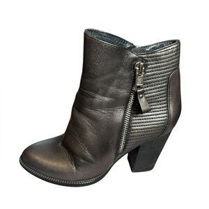 D. Fuse Gray Metallic Ankle Boots Size 230 Korean/US 6-6.5 Duo-sided Zipper